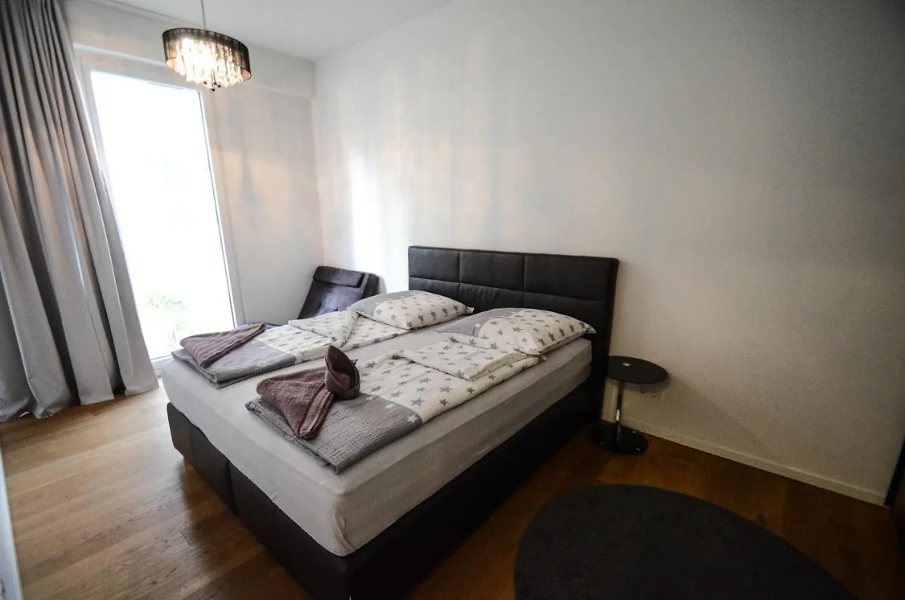 Hochwertig Im Herzen Stuttgarts 0*, Stoccarda